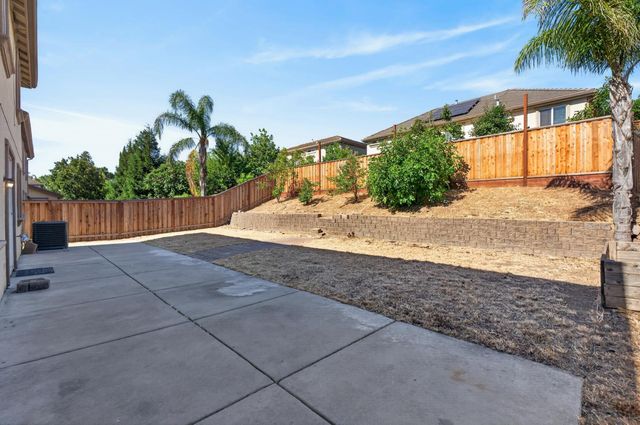 9234 Rushing Creek Way, Elk Grove, CA 95624