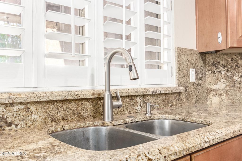 property-img