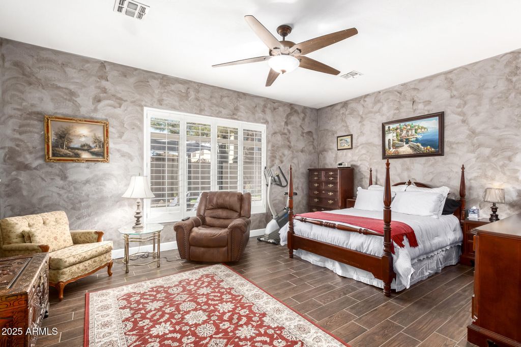 property-img