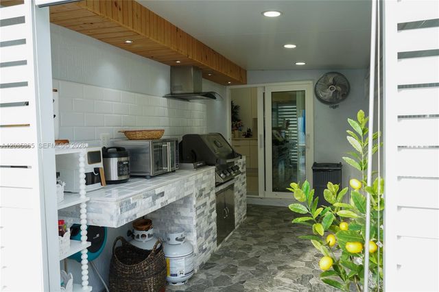 14172 SW 148th Pl, Miami, FL 33196