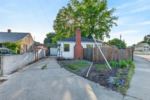 3732 38th St, Sacramento, CA 95820