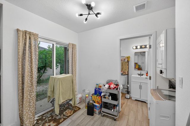 3732 38th St, Sacramento, CA 95820