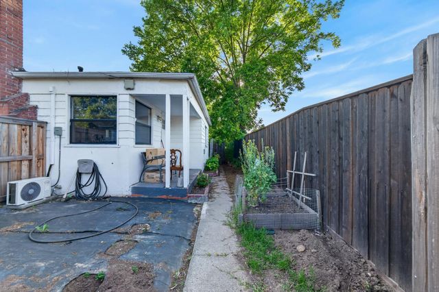 3732 38th St, Sacramento, CA 95820