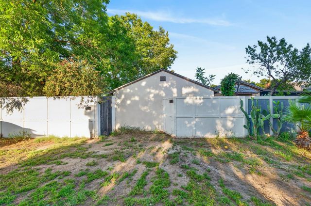 3732 38th St, Sacramento, CA 95820