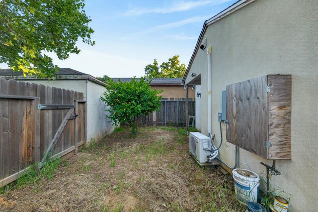 3732 38th St, Sacramento, CA 95820