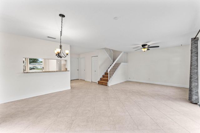 4729 Lakeside Circle, West Palm Beach, FL 33417