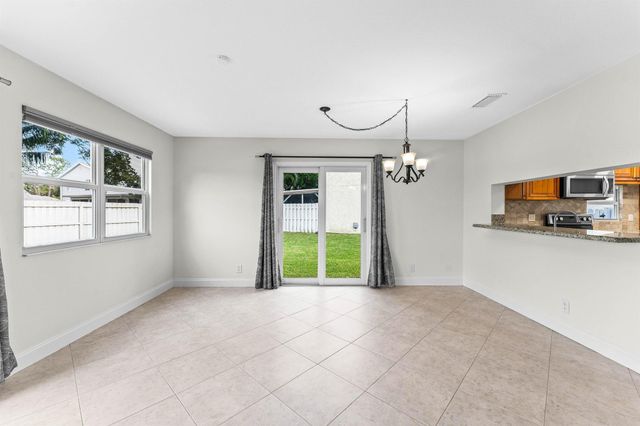 4729 Lakeside Circle, West Palm Beach, FL 33417