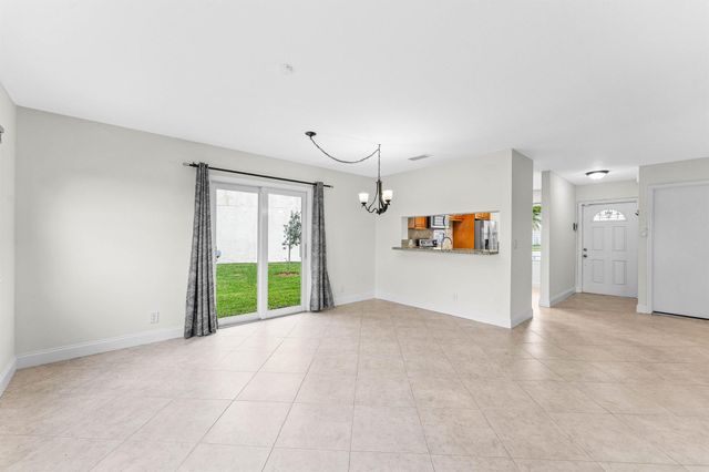 4729 Lakeside Circle, West Palm Beach, FL 33417