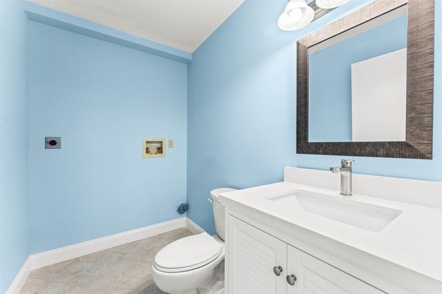 4729 Lakeside Circle, West Palm Beach, FL 33417