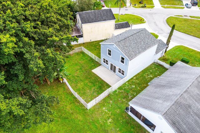 4729 Lakeside Circle, West Palm Beach, FL 33417