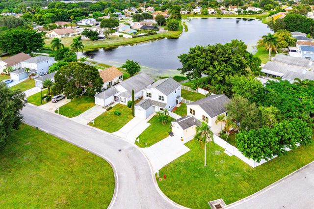 4729 Lakeside Circle, West Palm Beach, FL 33417