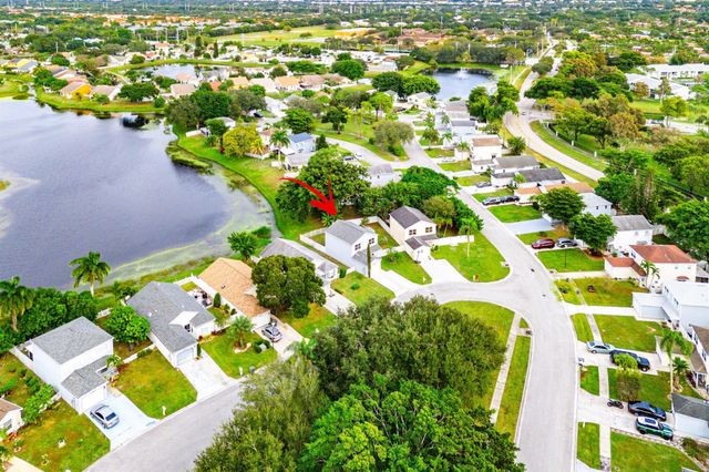 4729 Lakeside Circle, West Palm Beach, FL 33417