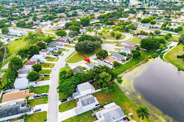 4729 Lakeside Circle, West Palm Beach, FL 33417