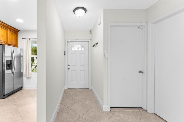 4729 Lakeside Circle, West Palm Beach, FL 33417