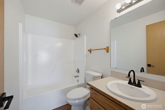 15012 2nd Avenue E, Tacoma, WA 98445