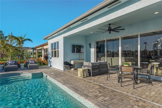 2550 Kingfisher DR, Naples, FL 34112