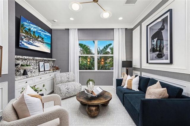 2550 Kingfisher DR, Naples, FL 34112