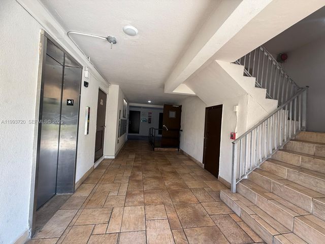 8601 SW 94th St 125W, Miami, FL 33156