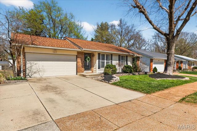 1217 Dorne Drive, Ballwin, MO 63021