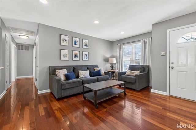 1217 Dorne Drive, Ballwin, MO 63021