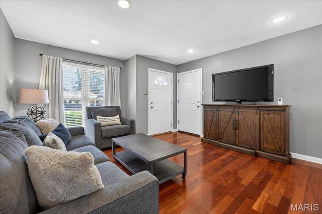 1217 Dorne Drive, Ballwin, MO 63021