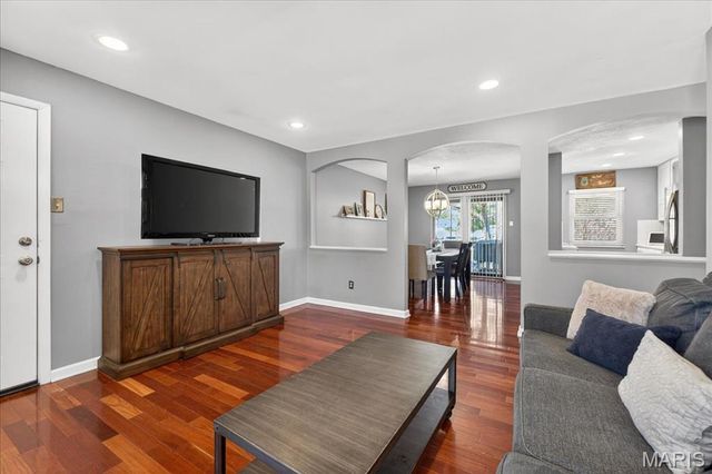 1217 Dorne Drive, Ballwin, MO 63021