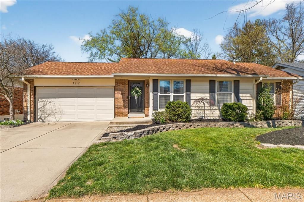 1217 Dorne Drive, Ballwin, MO 63021