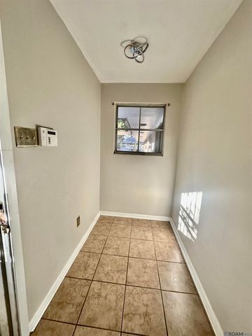 1331 S Redondo Dr, Baton Rouge, LA 70815