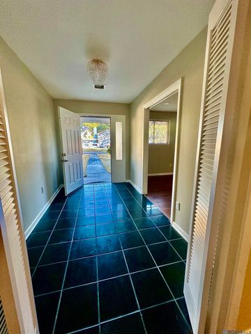 1331 S Redondo Dr, Baton Rouge, LA 70815