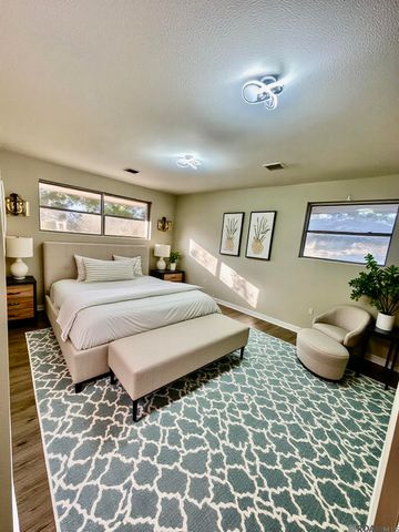 1331 S Redondo Dr, Baton Rouge, LA 70815