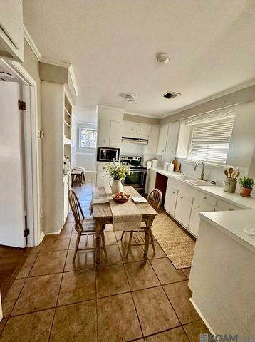 1331 S Redondo Dr, Baton Rouge, LA 70815