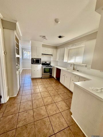 1331 S Redondo Dr, Baton Rouge, LA 70815