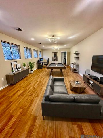 1331 S Redondo Dr, Baton Rouge, LA 70815