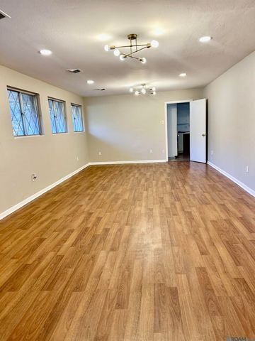 1331 S Redondo Dr, Baton Rouge, LA 70815