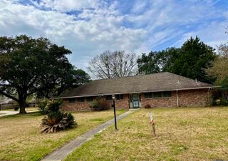1331 S Redondo Dr, Baton Rouge, LA 70815