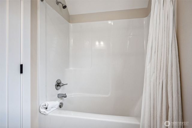 74 Flash Lane, Pacific Beach, WA 98571