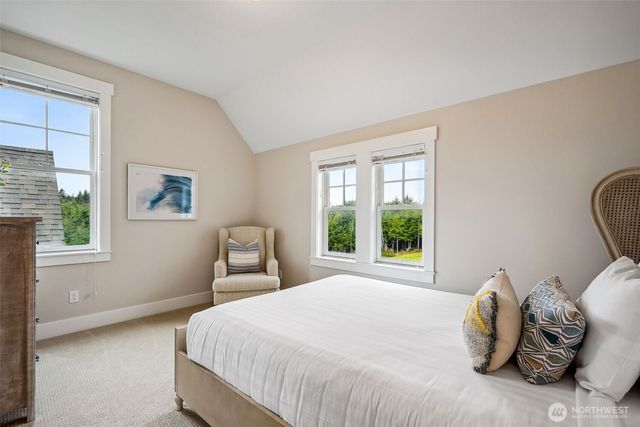74 Flash Lane, Pacific Beach, WA 98571