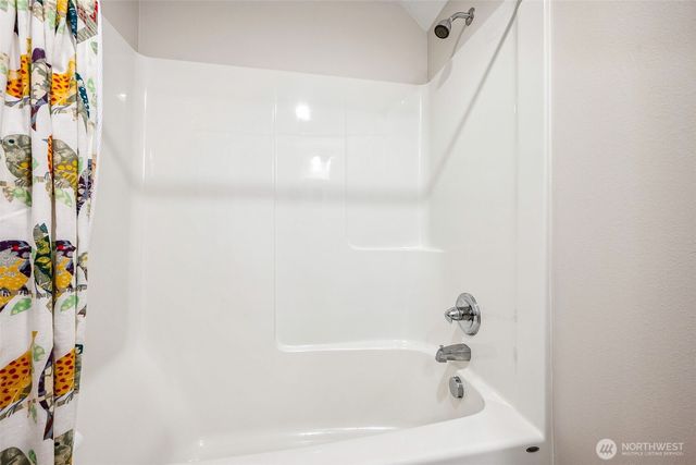 74 Flash Lane, Pacific Beach, WA 98571