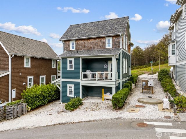 74 Flash Lane, Pacific Beach, WA 98571