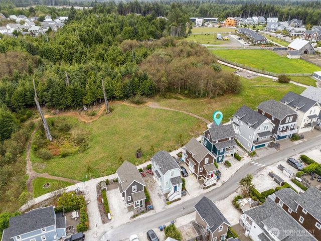 74 Flash Lane, Pacific Beach, WA 98571