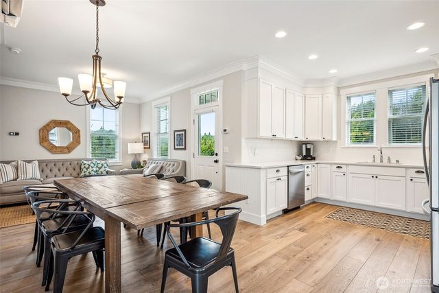 74 Flash Lane, Pacific Beach, WA 98571