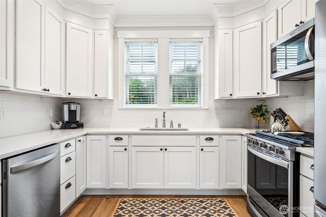 74 Flash Lane, Pacific Beach, WA 98571