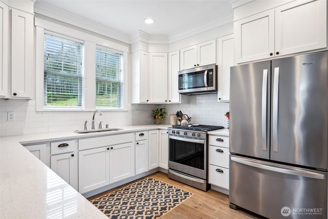 74 Flash Lane, Pacific Beach, WA 98571