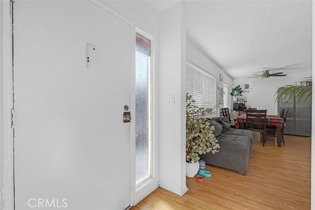 6652 Darby Avenue, Reseda (los Angeles), CA 91335