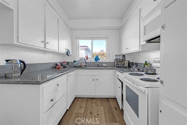 6652 Darby Avenue, Reseda (los Angeles), CA 91335