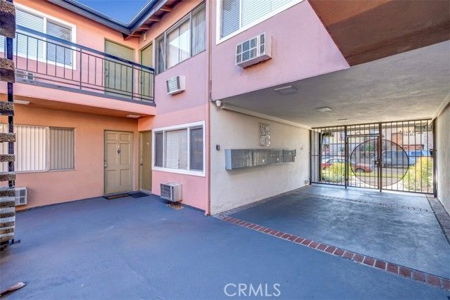 6652 Darby Avenue, Reseda (los Angeles), CA 91335