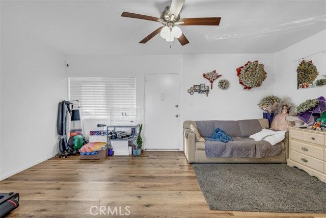 6652 Darby Avenue, Reseda (los Angeles), CA 91335