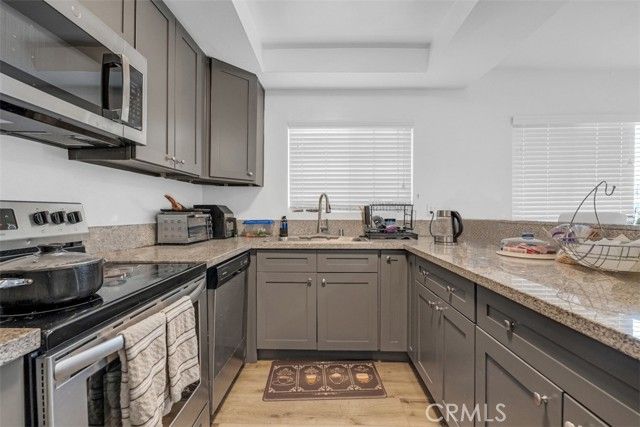 6652 Darby Avenue, Reseda (los Angeles), CA 91335