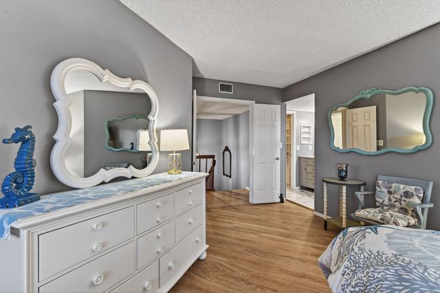 170 Seabreeze Circle, Jupiter, FL 33477