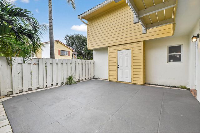 170 Seabreeze Circle, Jupiter, FL 33477